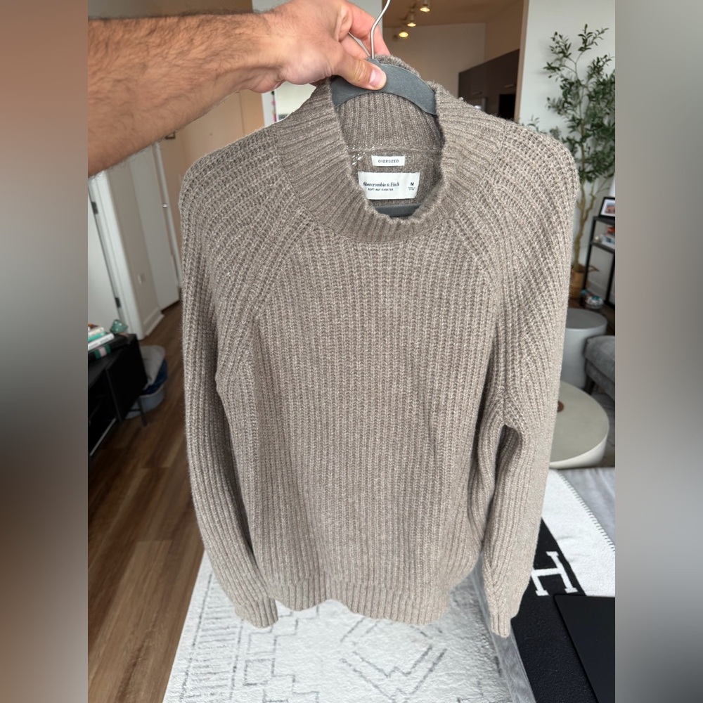 Abercrombie & Fitch Men's Taupe Ribbed Crewneck Sweater